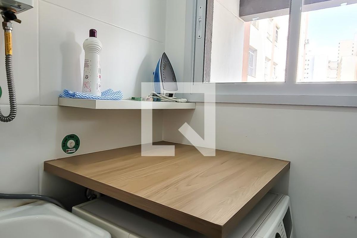 Apartamento à Venda - Centro, 1 Quarto,  40 m2 em , Campinas - sp | SoloBR