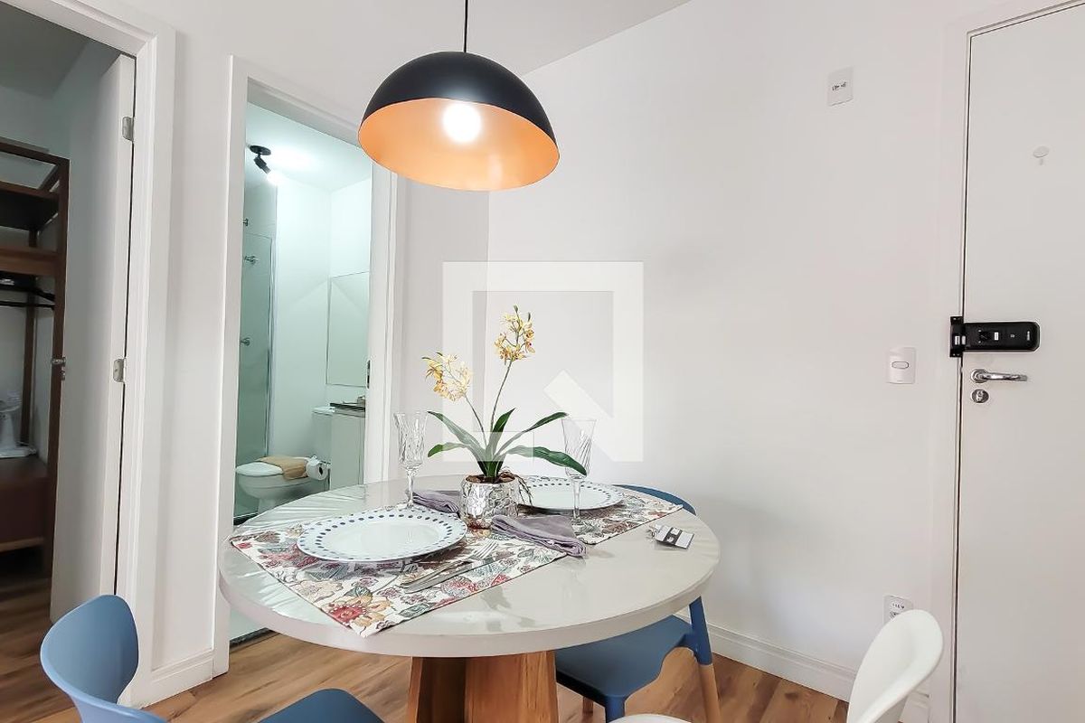 Apartamento à Venda - Centro, 1 Quarto,  40 m2 em , Campinas - sp | SoloBR
