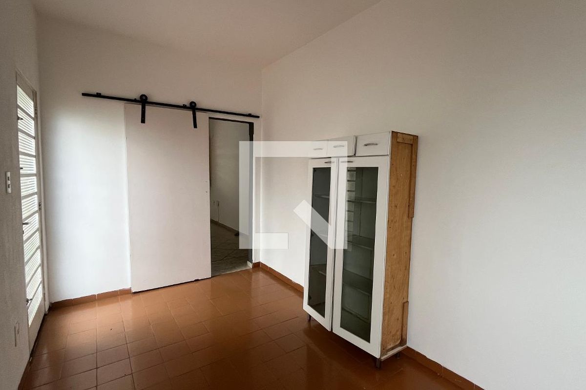 Casa à Venda - Taquaral, 2 Quartos,  230 m2 em , Campinas - sp | SoloBR