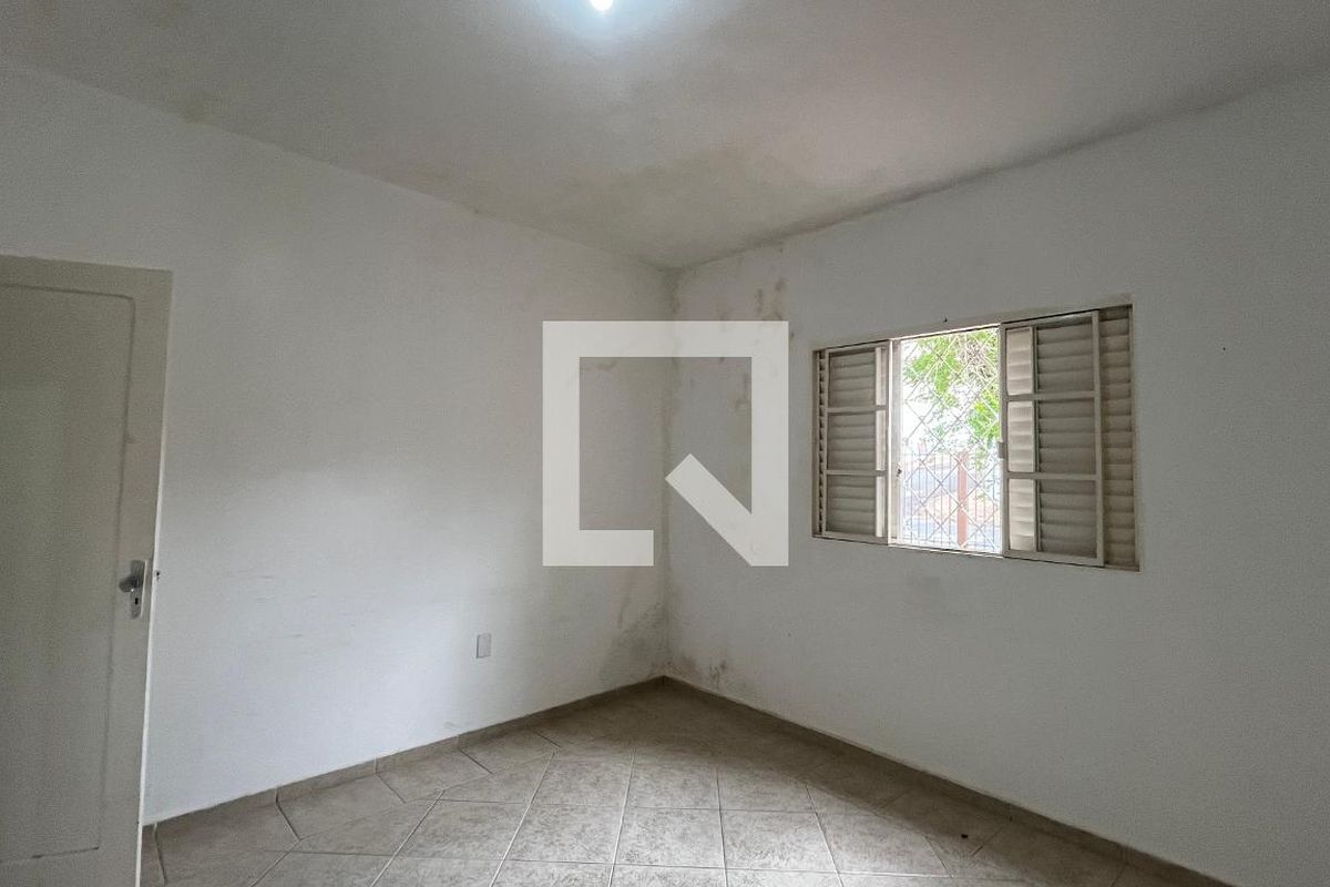 Casa à Venda - Taquaral, 2 Quartos,  230 m2 em , Campinas - sp | SoloBR