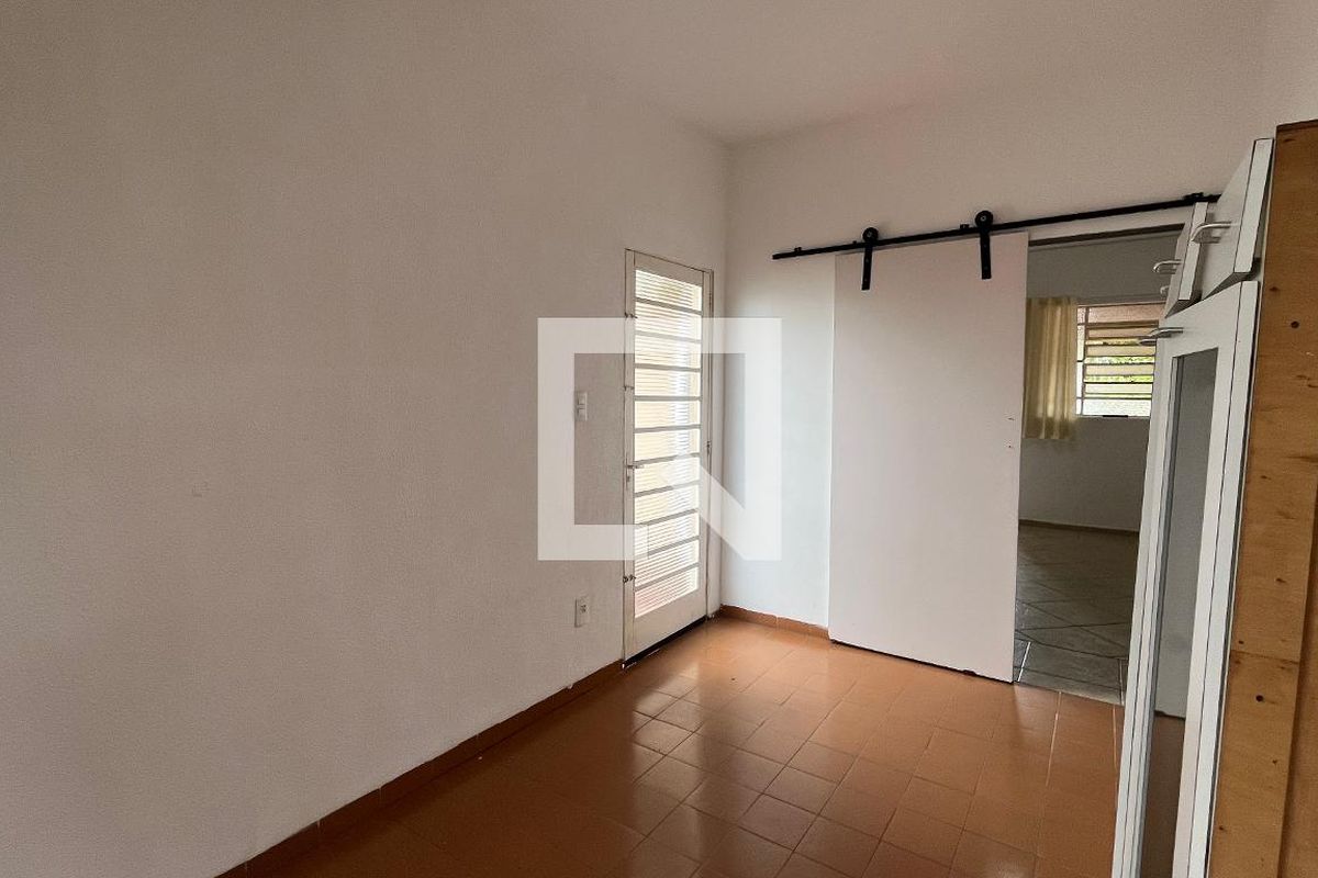 Casa à Venda - Taquaral, 2 Quartos,  230 m2 em , Campinas - sp | SoloBR