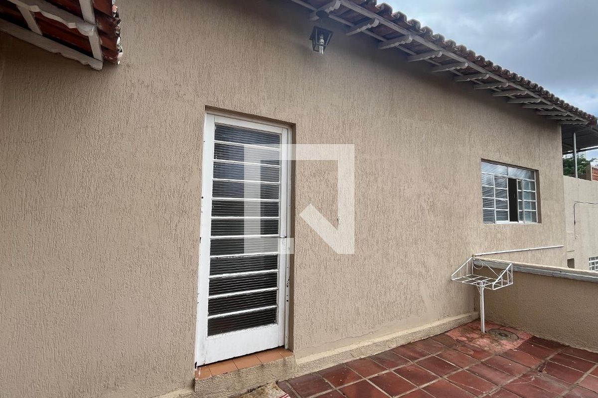 Casa à Venda - Taquaral, 2 Quartos,  230 m2 em , Campinas - sp | SoloBR
