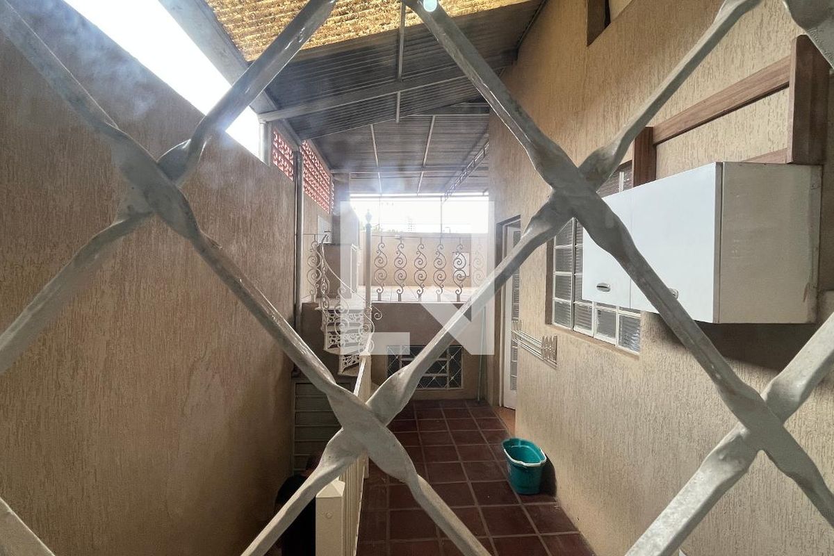 Casa à Venda - Taquaral, 2 Quartos,  230 m2 em , Campinas - sp | SoloBR