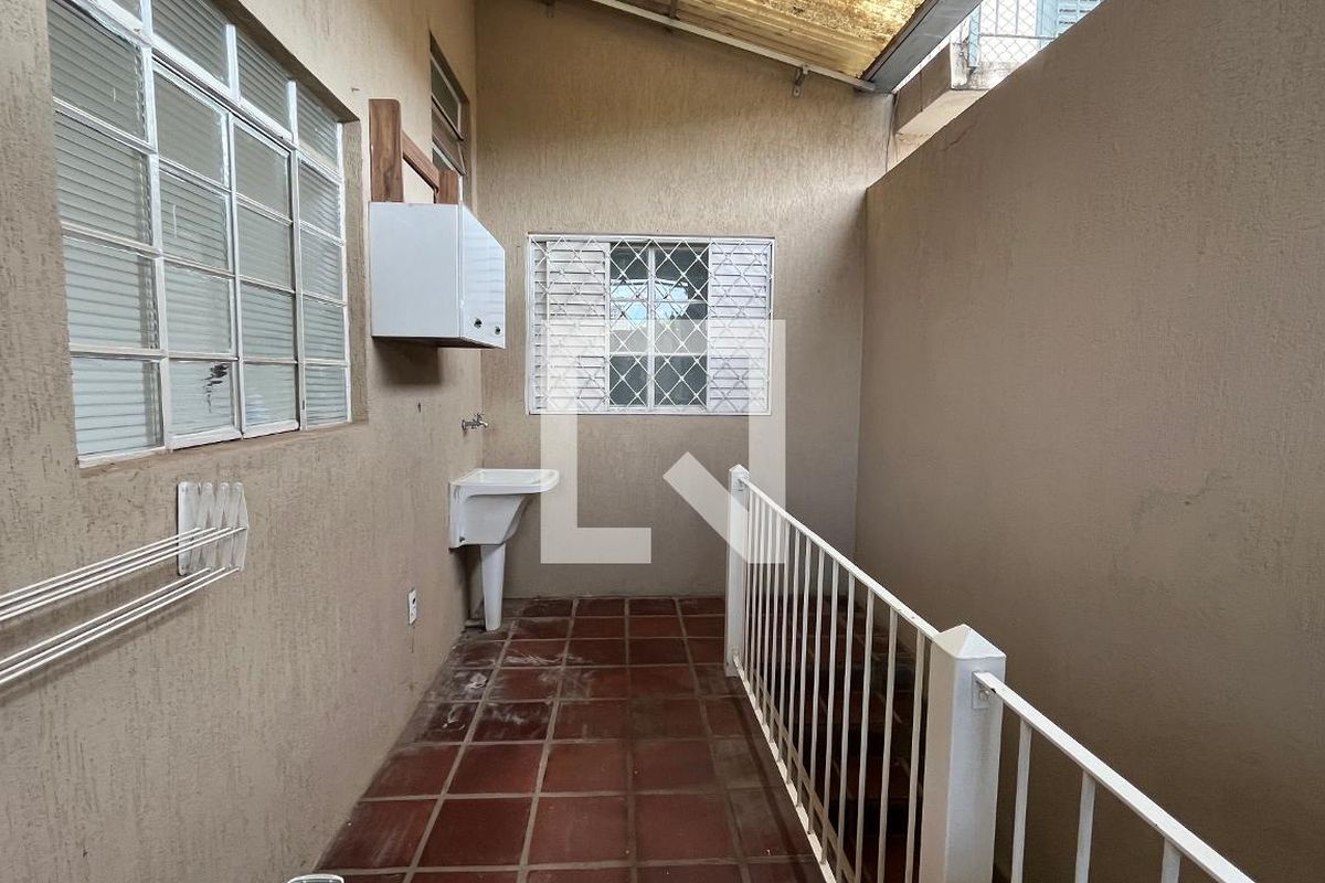 Casa à Venda - Taquaral, 2 Quartos,  230 m2 em , Campinas - sp | SoloBR