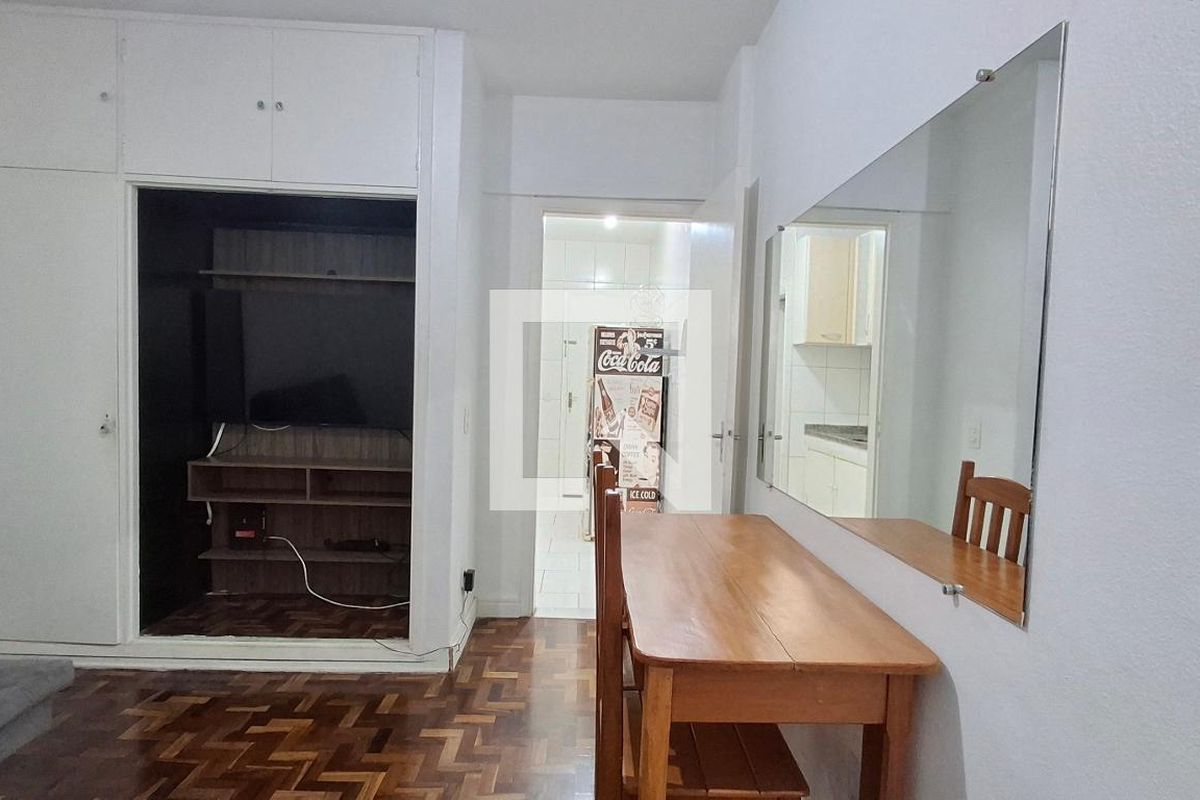 Apartamento à Venda - Centro, 1 Quarto,  38 m2 em , Campinas - sp | SoloBR