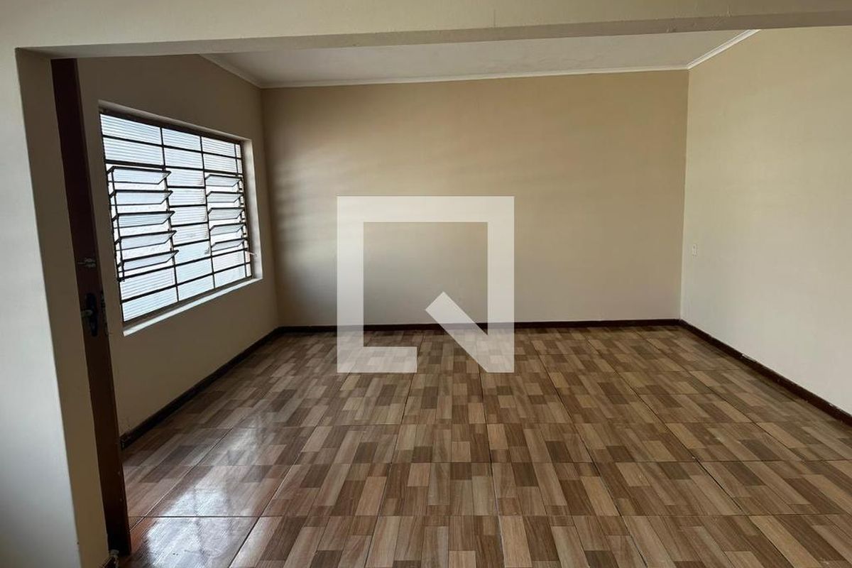 Casa à Venda - Jardim do Lago, 3 Quartos,  220 m2 em , Campinas - sp | SoloBR
