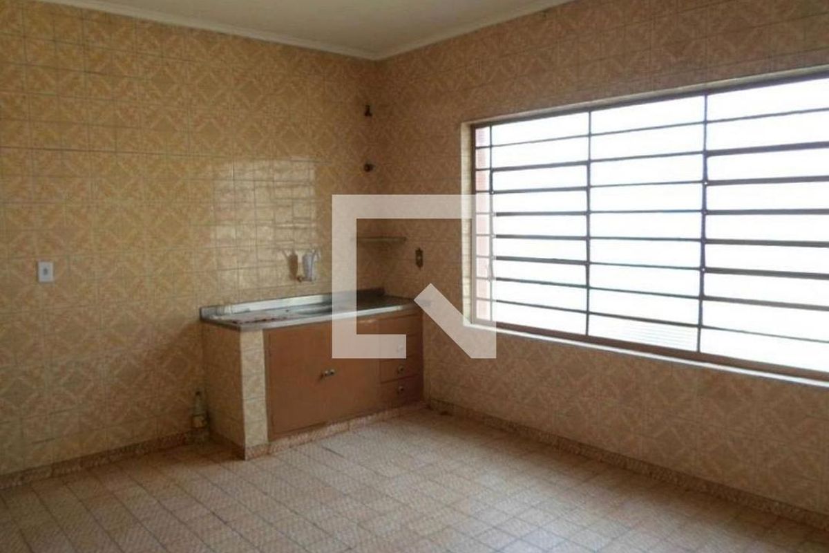 Casa à Venda - Jardim do Lago, 3 Quartos,  220 m2 em , Campinas - sp | SoloBR
