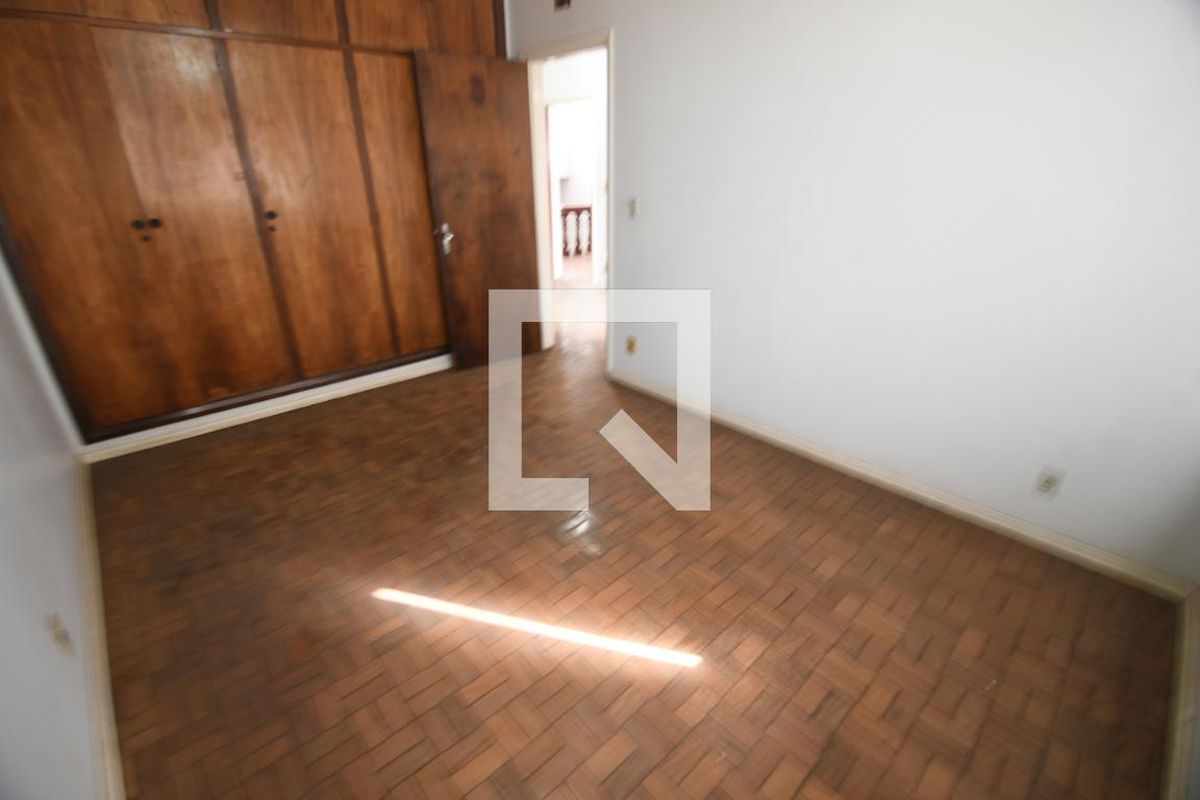 Casa à Venda - Taquaral, 5 Quartos,  370 m2 em , Campinas - sp | SoloBR
