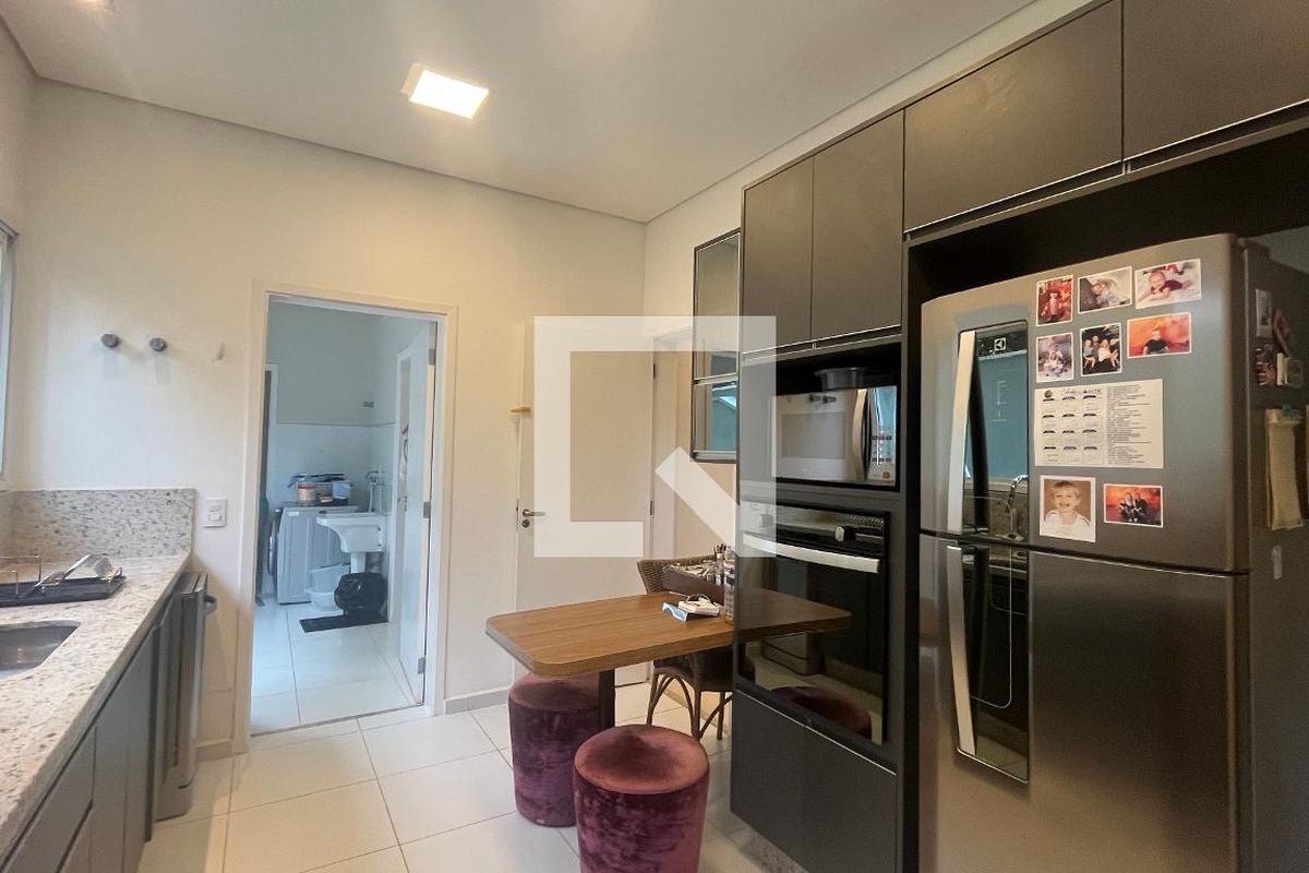 Casa à Venda - Lot. Alphaville Campinas, 5 Quartos,  300 m2 em , Campinas - sp | SoloBR