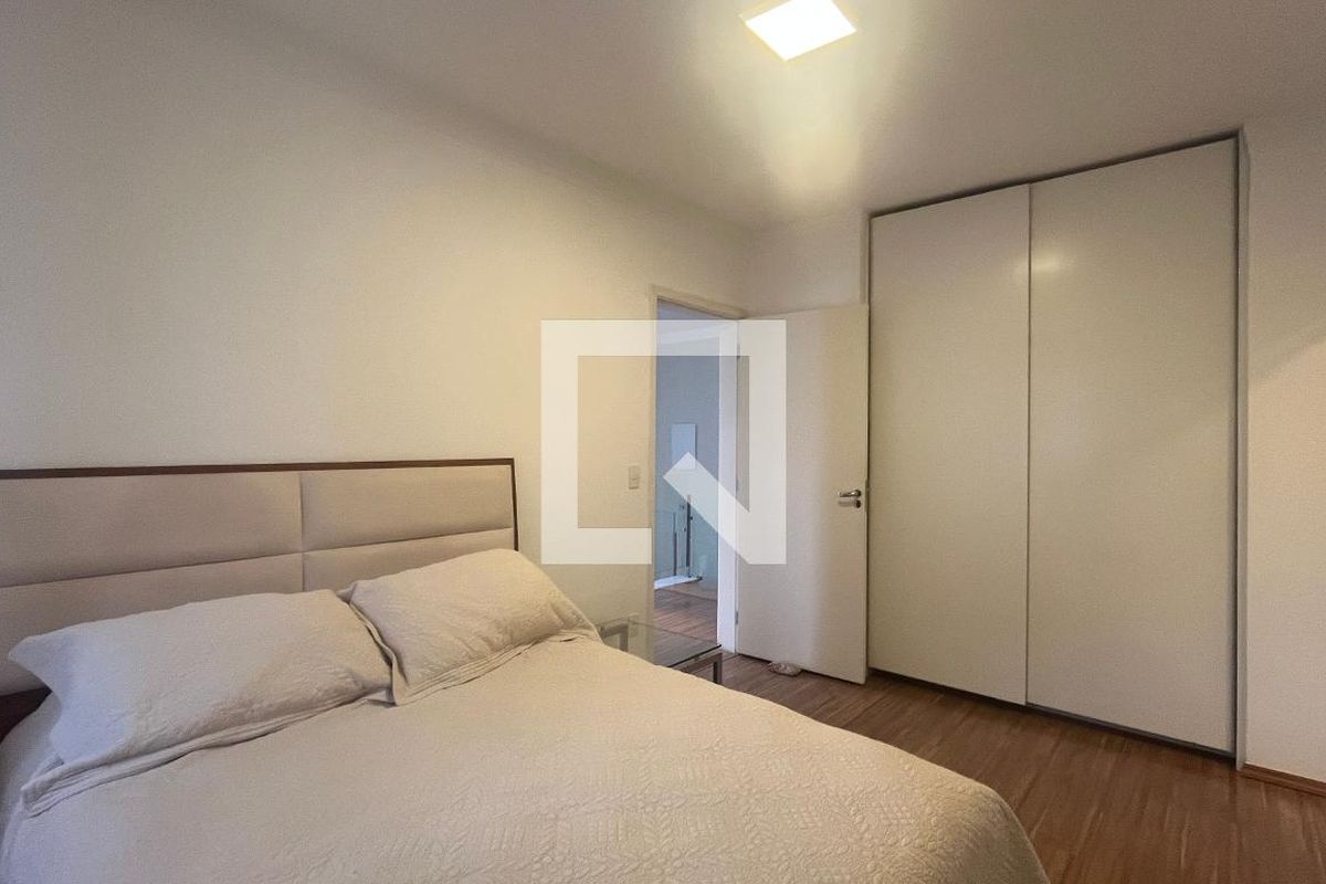 Casa à Venda - Lot. Alphaville Campinas, 5 Quartos,  300 m2 em , Campinas - sp | SoloBR