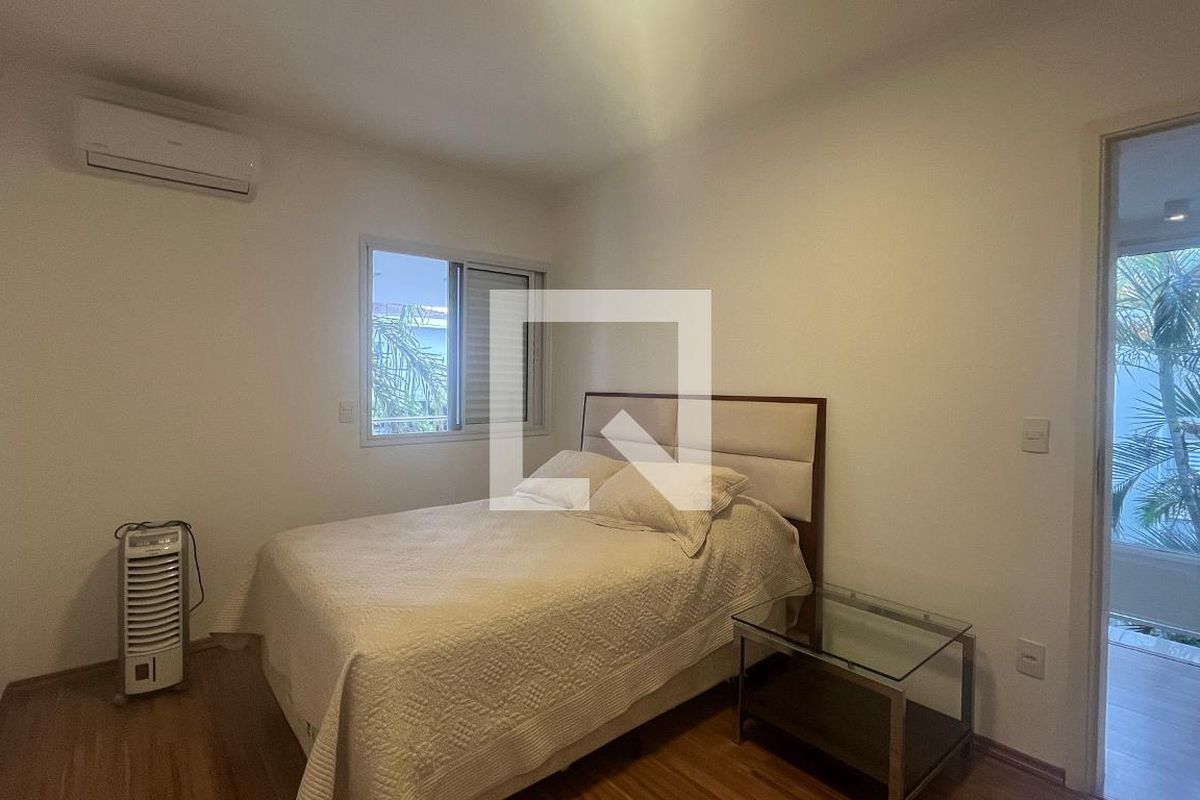 Casa à Venda - Lot. Alphaville Campinas, 5 Quartos,  300 m2 em , Campinas - sp | SoloBR