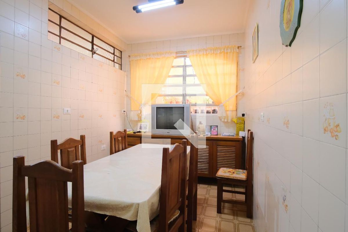 Casa, 3 quartos, 235 m² - Foto 26