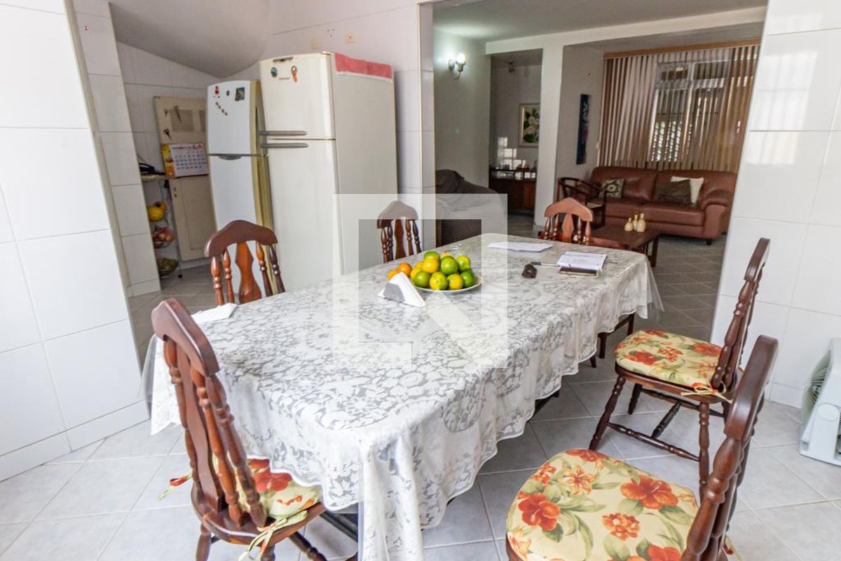 Casa, 3 quartos, 240 m² - Foto 7