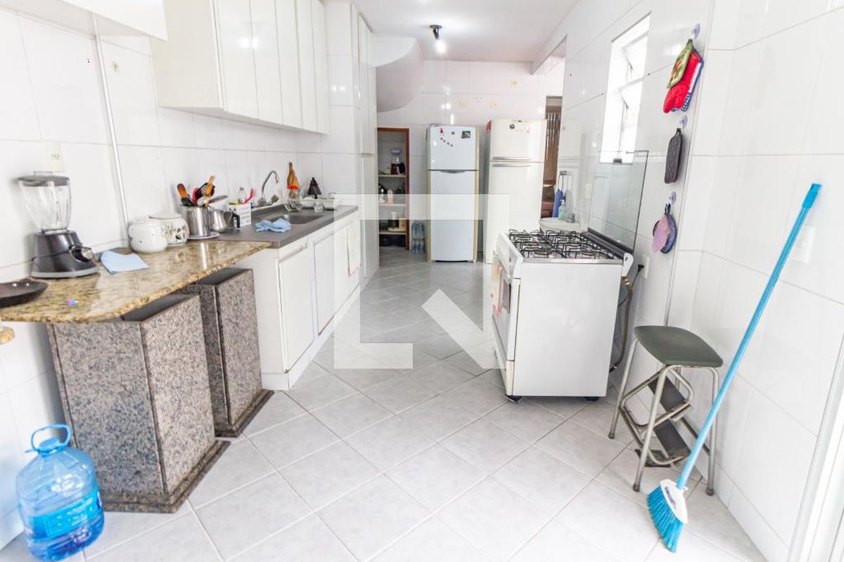 Casa, 3 quartos, 240 m² - Foto 32
