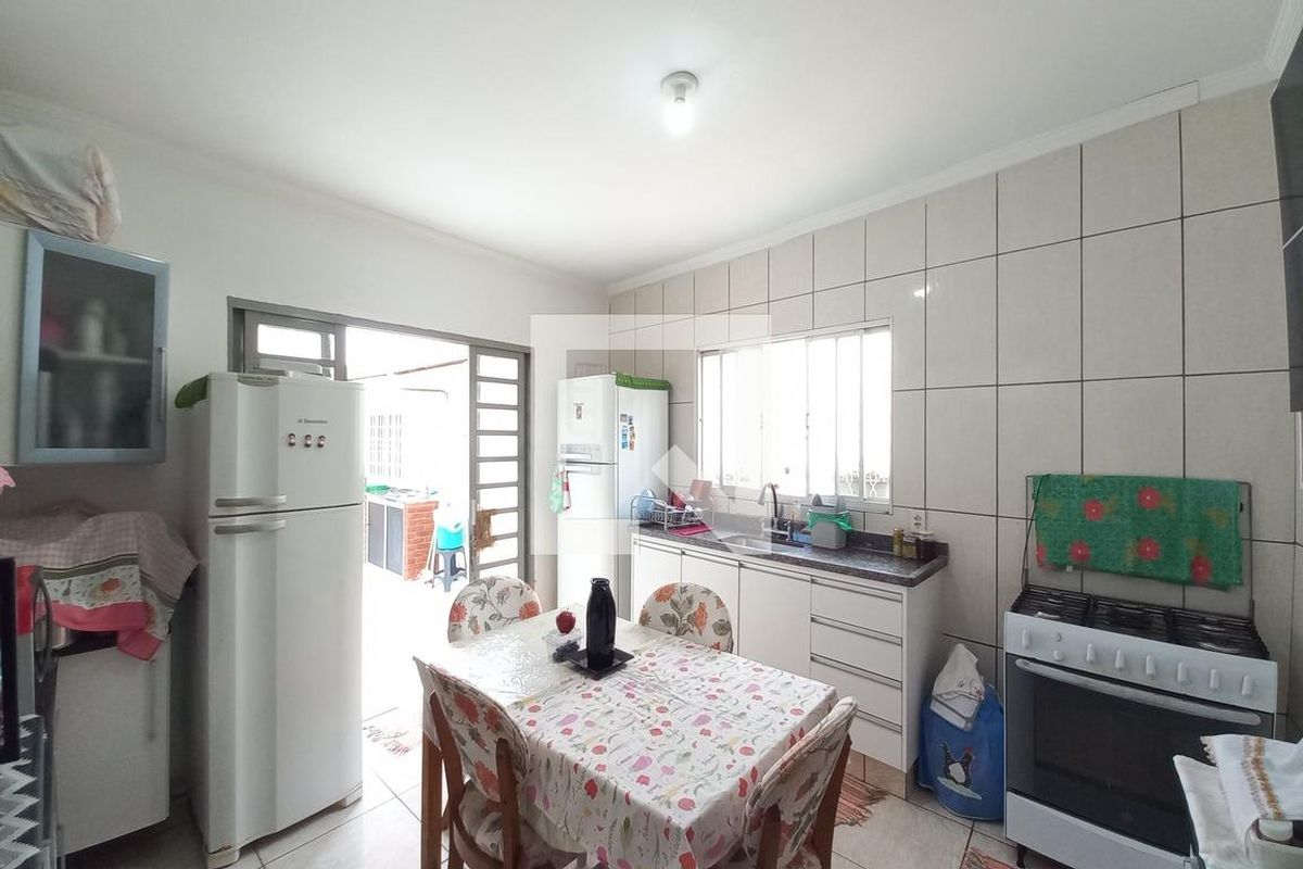 Casa à Venda - Jardim do Lago, 4 Quartos,  364 m2 em , Campinas - sp | SoloBR