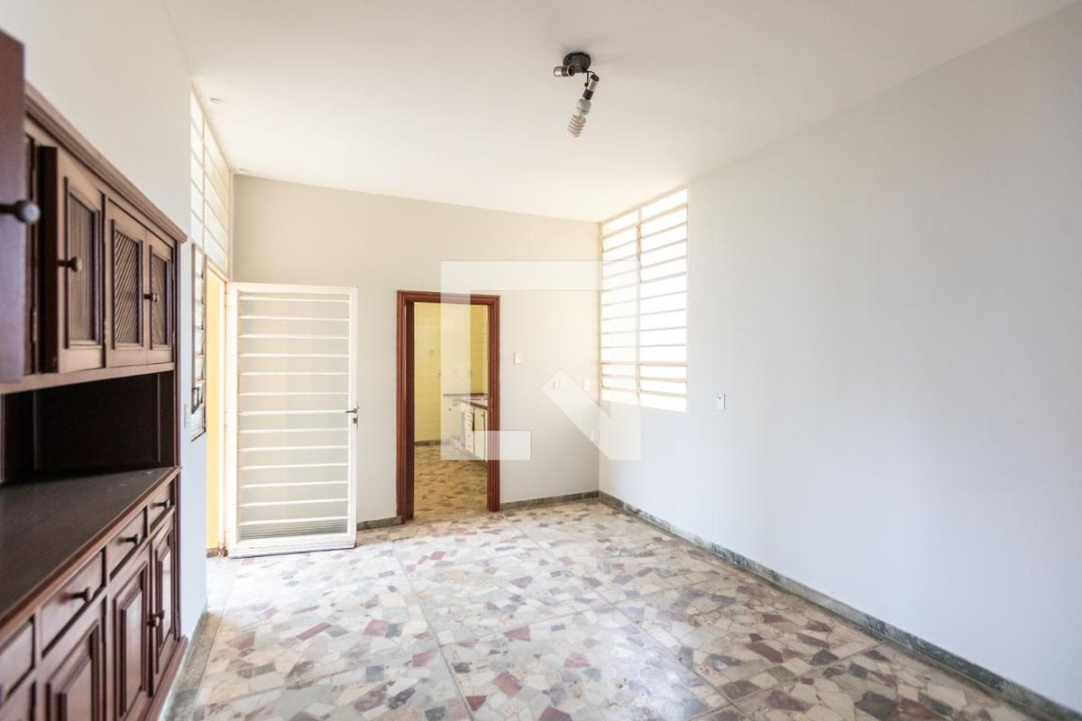 Casa à Venda - Guanabara, 4 Quartos,  254 m2 em , Campinas - sp | SoloBR
