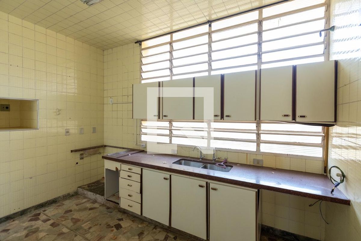 Casa à Venda - Guanabara, 4 Quartos,  254 m2 em , Campinas - sp | SoloBR