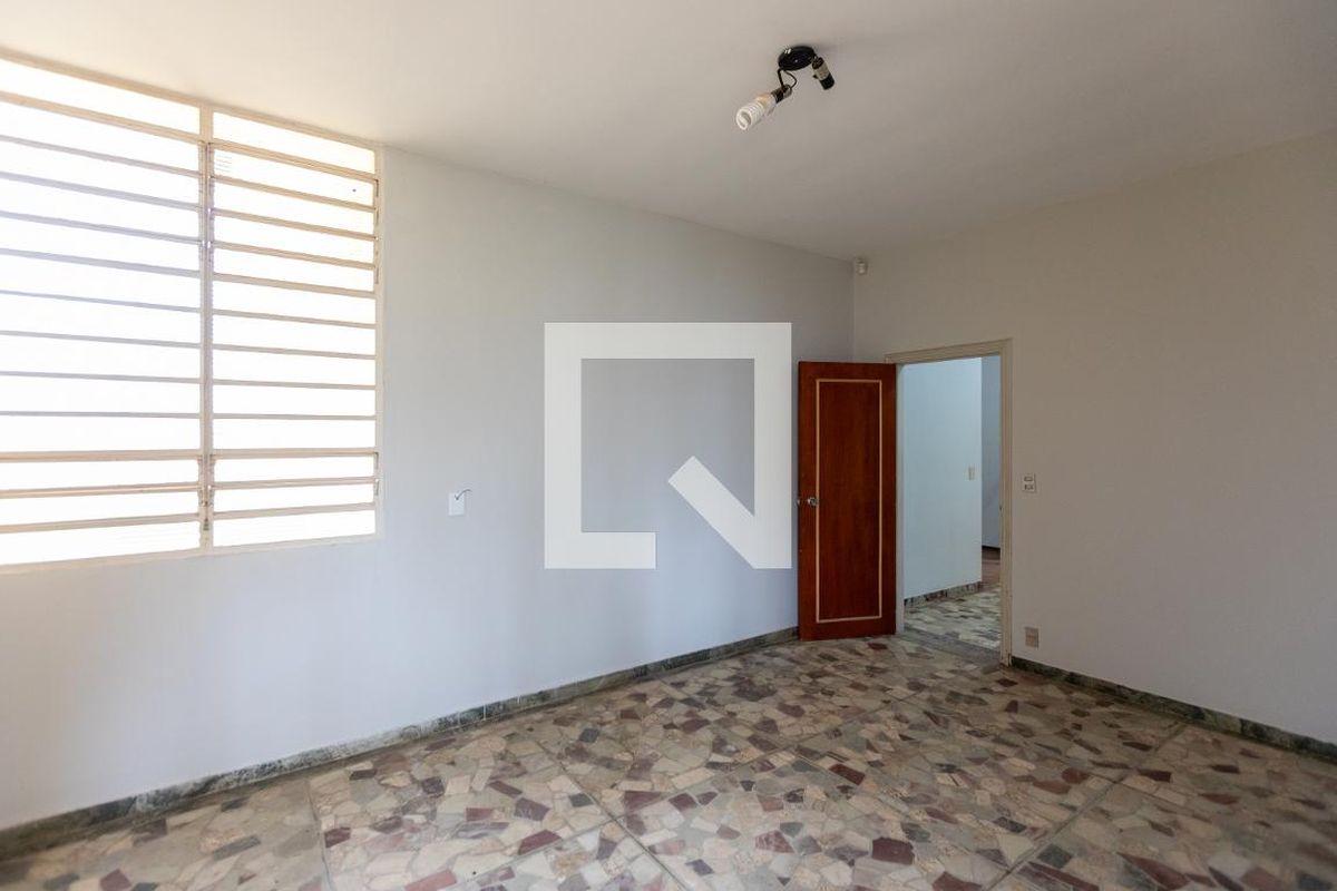 Casa à Venda - Guanabara, 4 Quartos,  254 m2 em , Campinas - sp | SoloBR