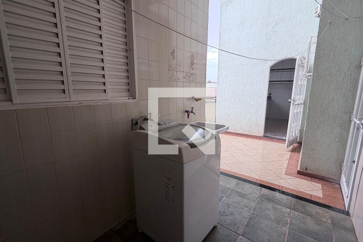 Casa à Venda - Parque Prado, 4 Quartos,  250 m2 em , Campinas - sp | SoloBR