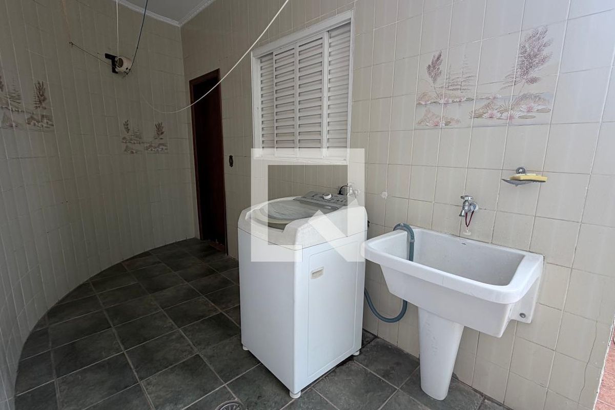 Casa à Venda - Parque Prado, 4 Quartos,  250 m2 em , Campinas - sp | SoloBR