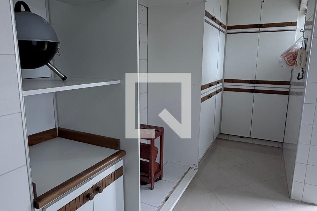 Casa à Venda - Parque Prado, 4 Quartos,  250 m2 em , Campinas - sp | SoloBR