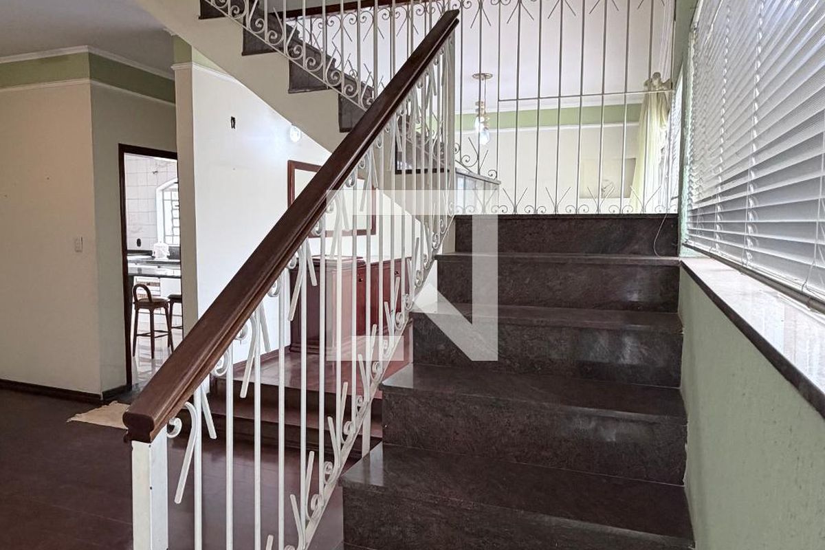 Casa à Venda - Parque Prado, 4 Quartos,  250 m2 em , Campinas - sp | SoloBR