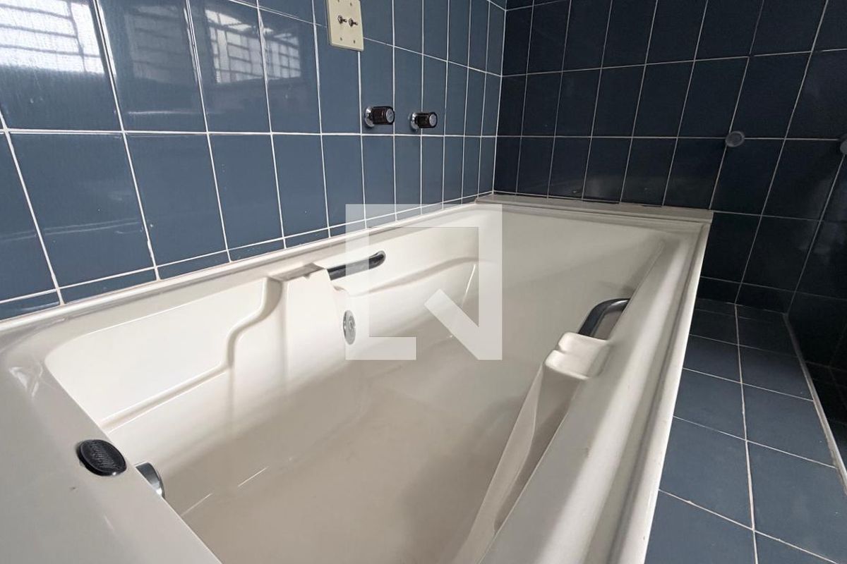 Casa à Venda - Parque Prado, 4 Quartos,  250 m2 em , Campinas - sp | SoloBR