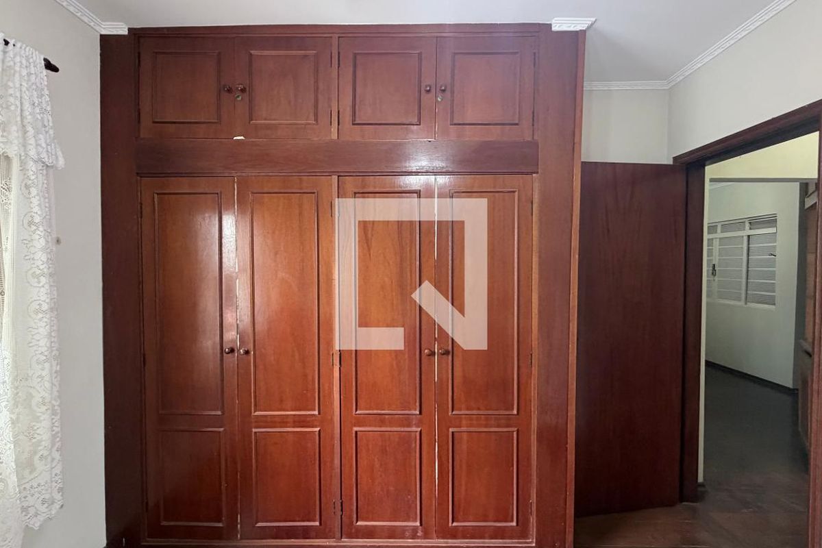 Casa à Venda - Parque Prado, 4 Quartos,  250 m2 em , Campinas - sp | SoloBR