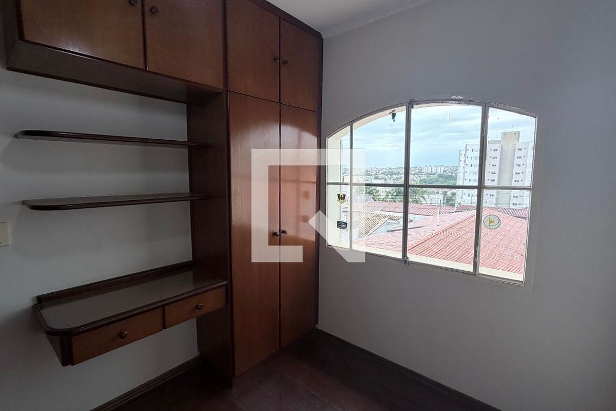 Casa à Venda - Parque Prado, 4 Quartos,  250 m2 em , Campinas - sp | SoloBR