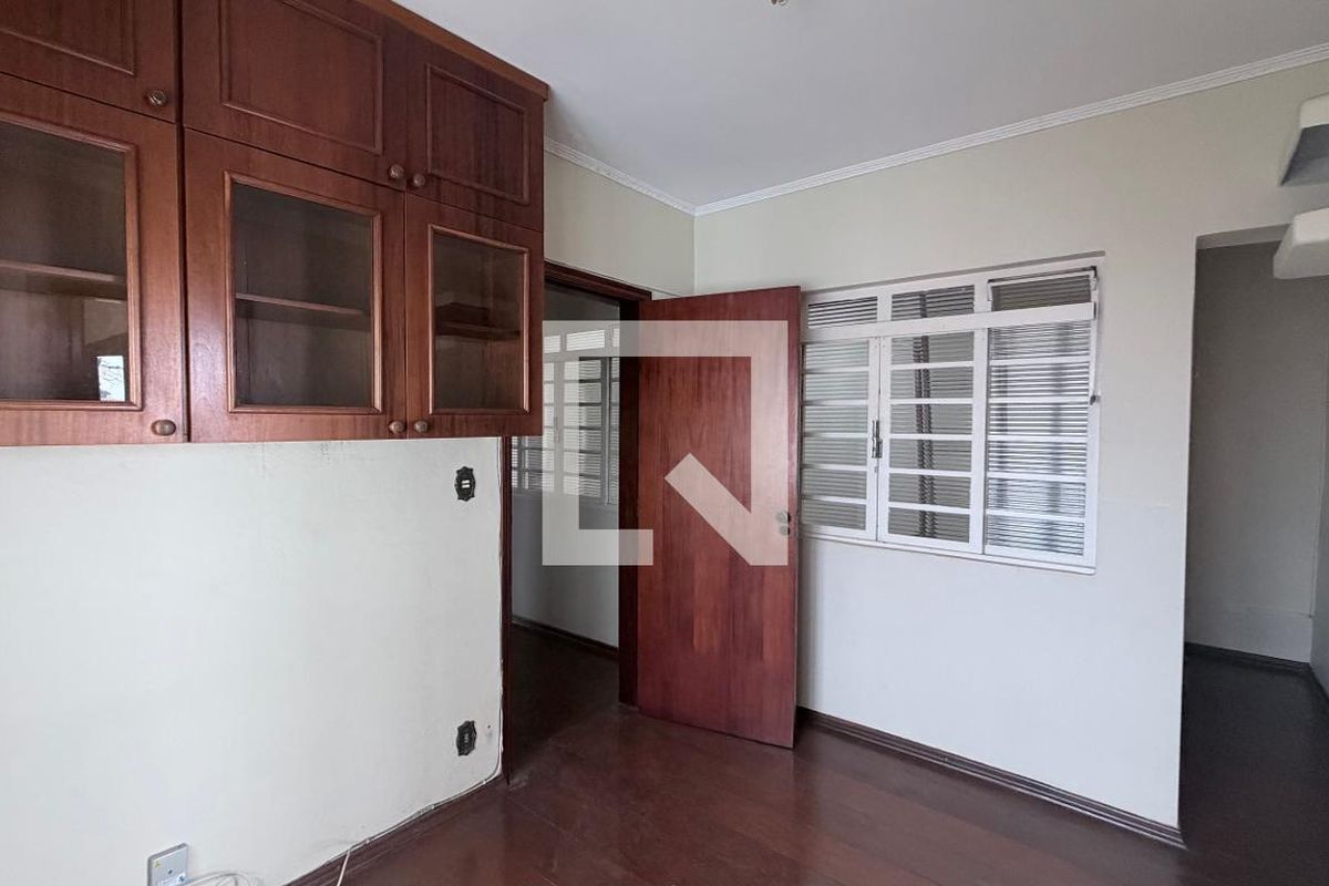 Casa à Venda - Parque Prado, 4 Quartos,  250 m2 em , Campinas - sp | SoloBR