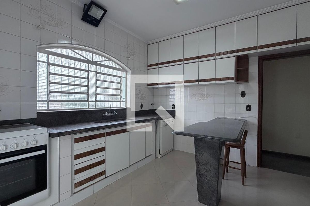 Casa à Venda - Parque Prado, 4 Quartos,  250 m2 em , Campinas - sp | SoloBR