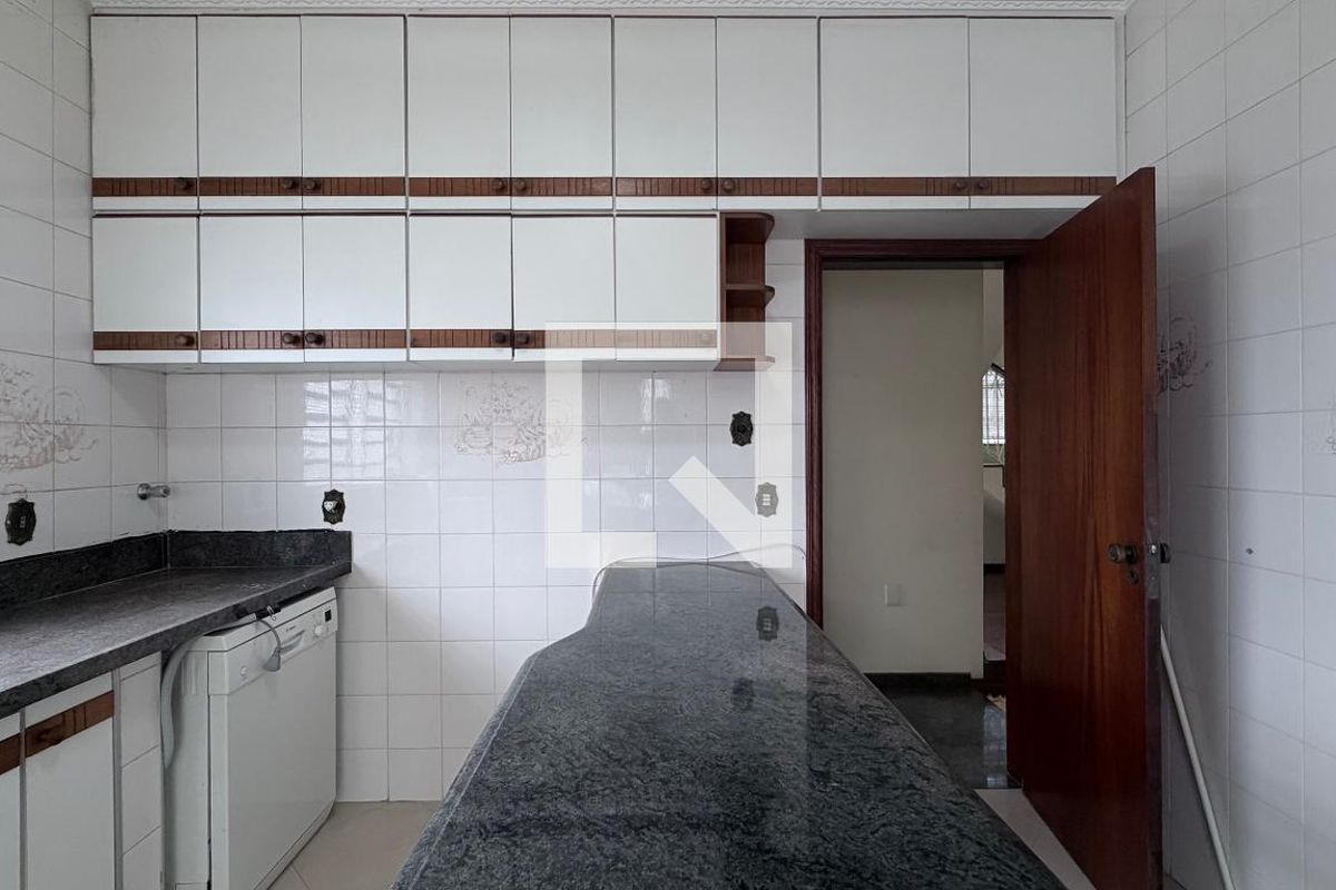 Casa à Venda - Parque Prado, 4 Quartos,  250 m2 em , Campinas - sp | SoloBR