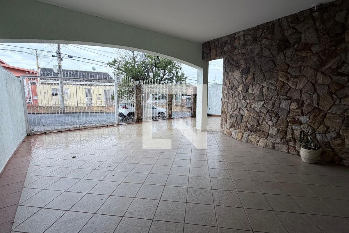 Casa à Venda - Parque Prado, 4 Quartos,  250 m2 em , Campinas - sp | SoloBR