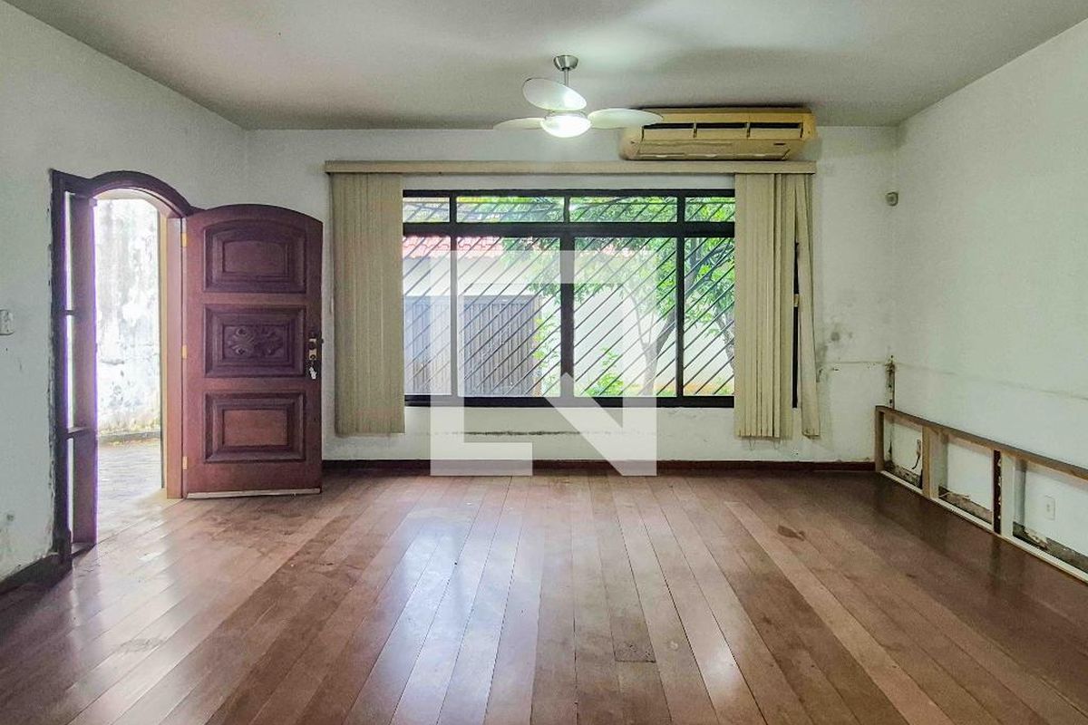 Casa, 5 quartos, 197 m² - Foto 2