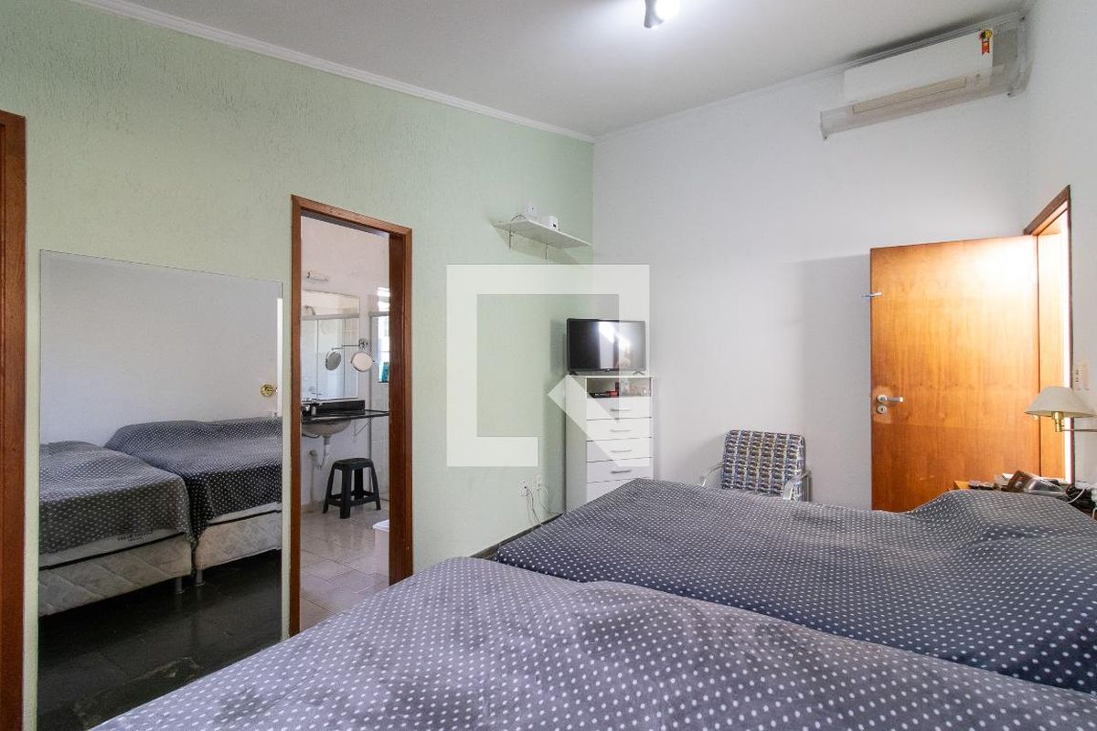 Casa à Venda - Fazenda Santa Cândida, 4 Quartos,  232 m2 em , Campinas - sp | SoloBR