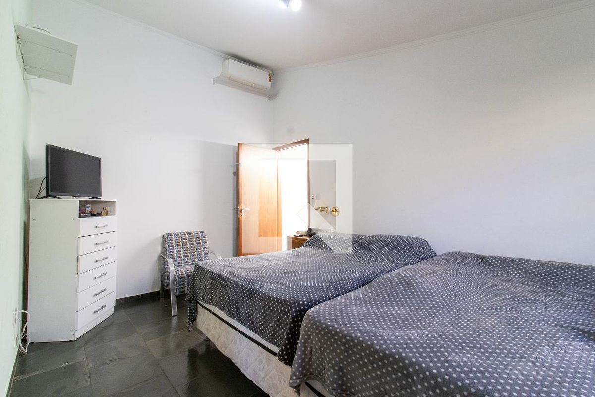 Casa à Venda - Fazenda Santa Cândida, 4 Quartos,  232 m2 em , Campinas - sp | SoloBR
