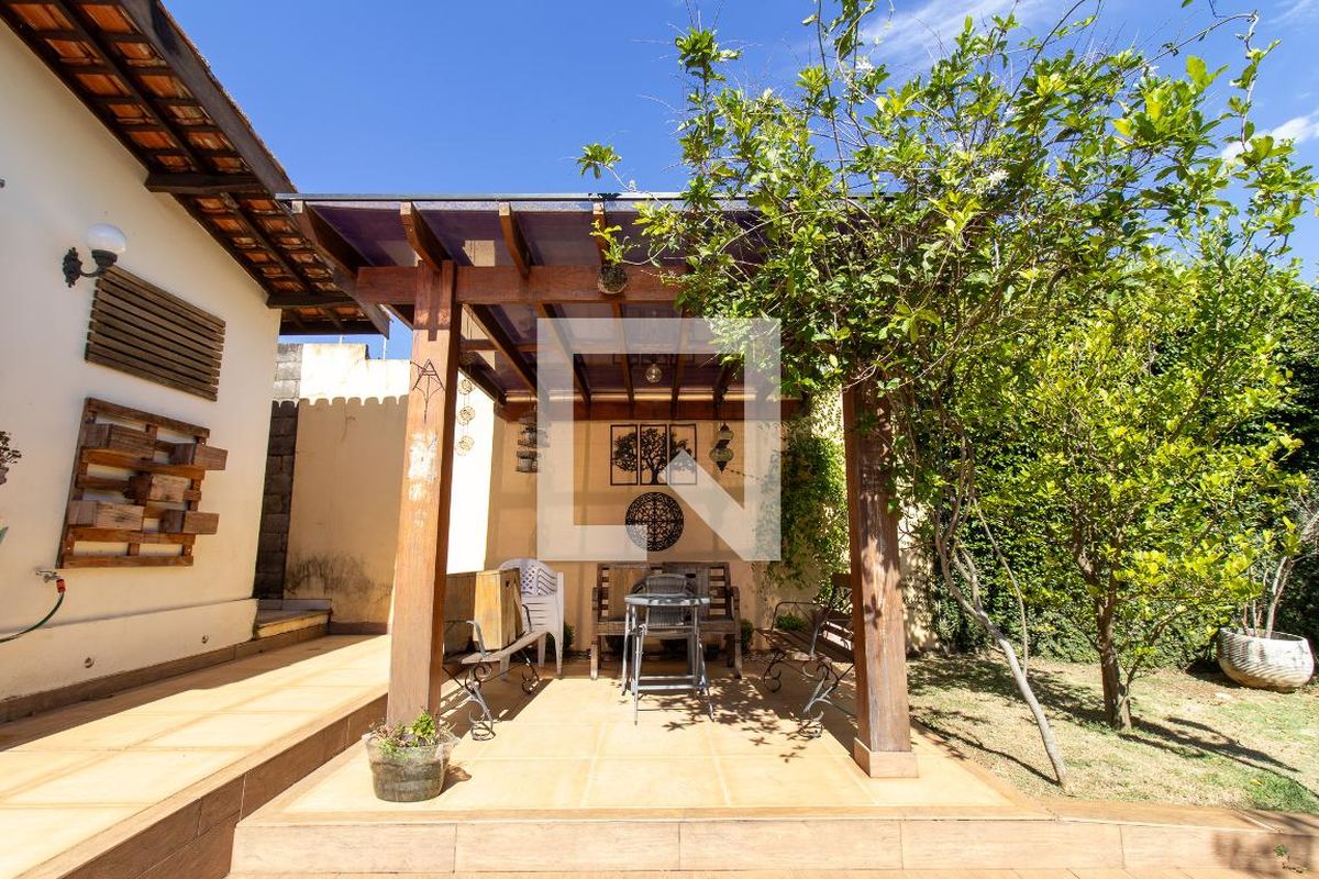 Casa à Venda - Fazenda Santa Cândida, 4 Quartos,  232 m2 em , Campinas - sp | SoloBR