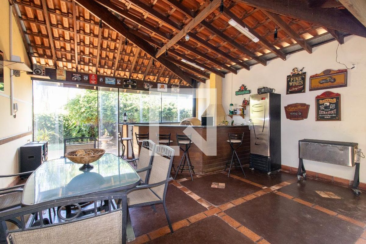 Casa à Venda - Fazenda Santa Cândida, 4 Quartos,  232 m2 em , Campinas - sp | SoloBR
