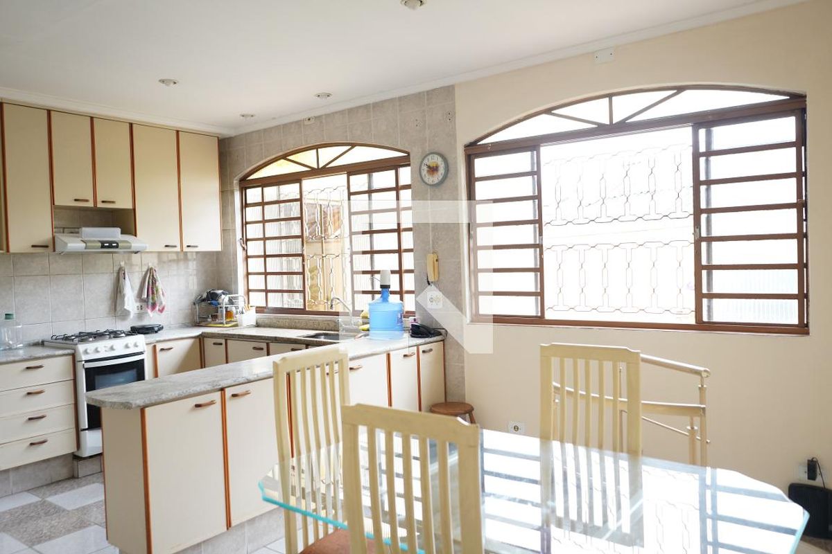 Casa, 3 quartos, 260 m² - Foto 47