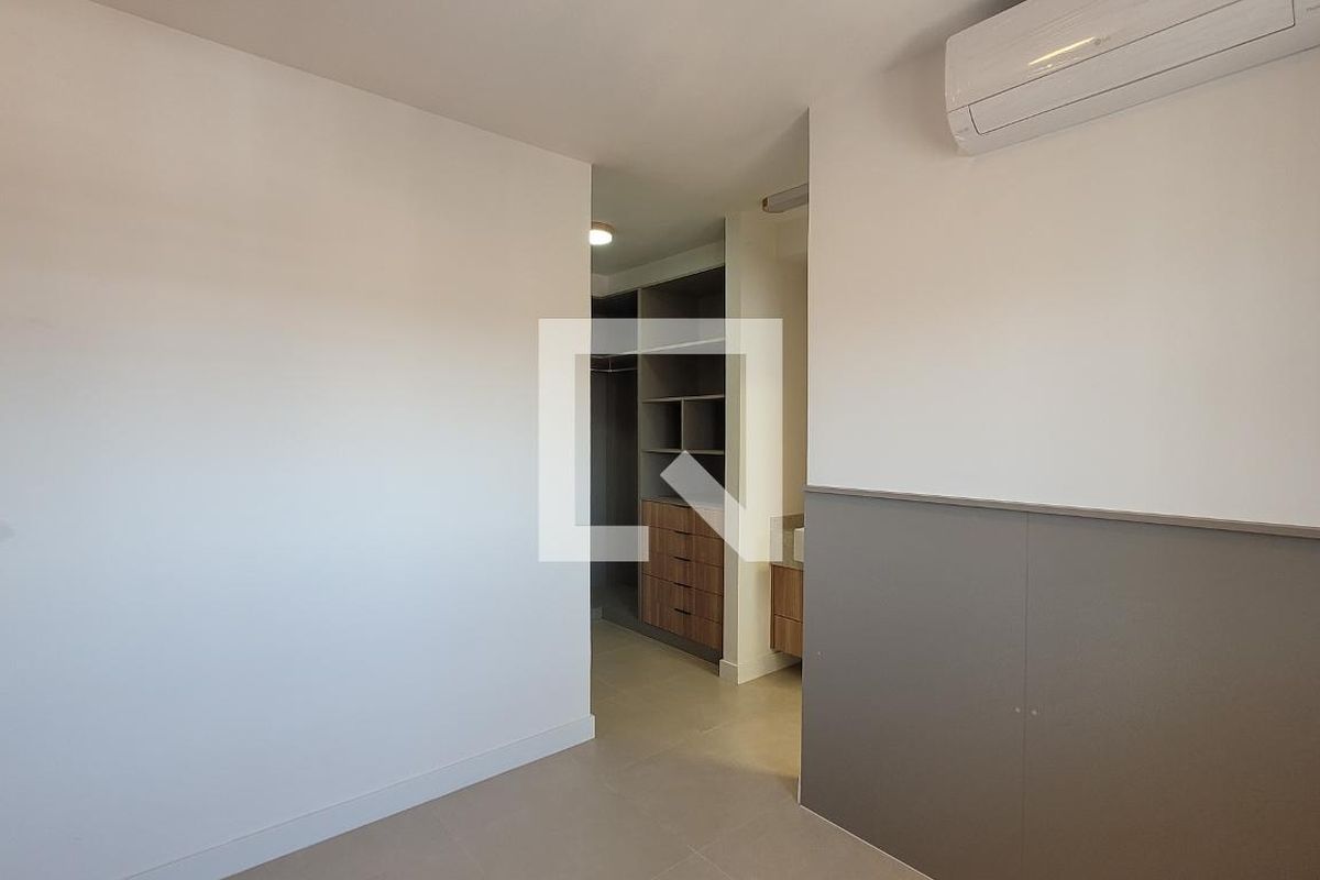 Apartamento à Venda - Bosque, 1 Quarto,  45 m2 em , Campinas - sp | SoloBR