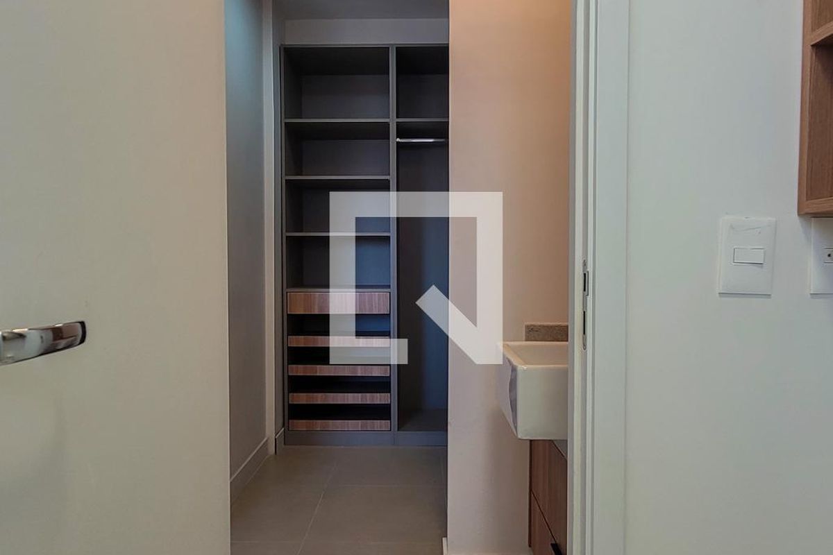 Apartamento à Venda - Bosque, 1 Quarto,  45 m2 em , Campinas - sp | SoloBR