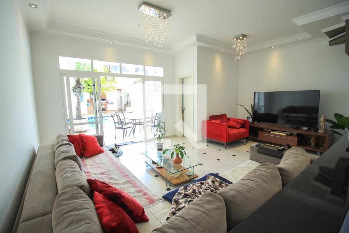 Casa, 3 quartos, 200 m² - Foto 2