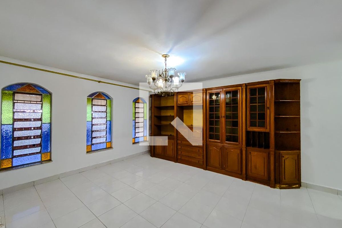 Casa, 4 quartos, 194 m² - Foto 2