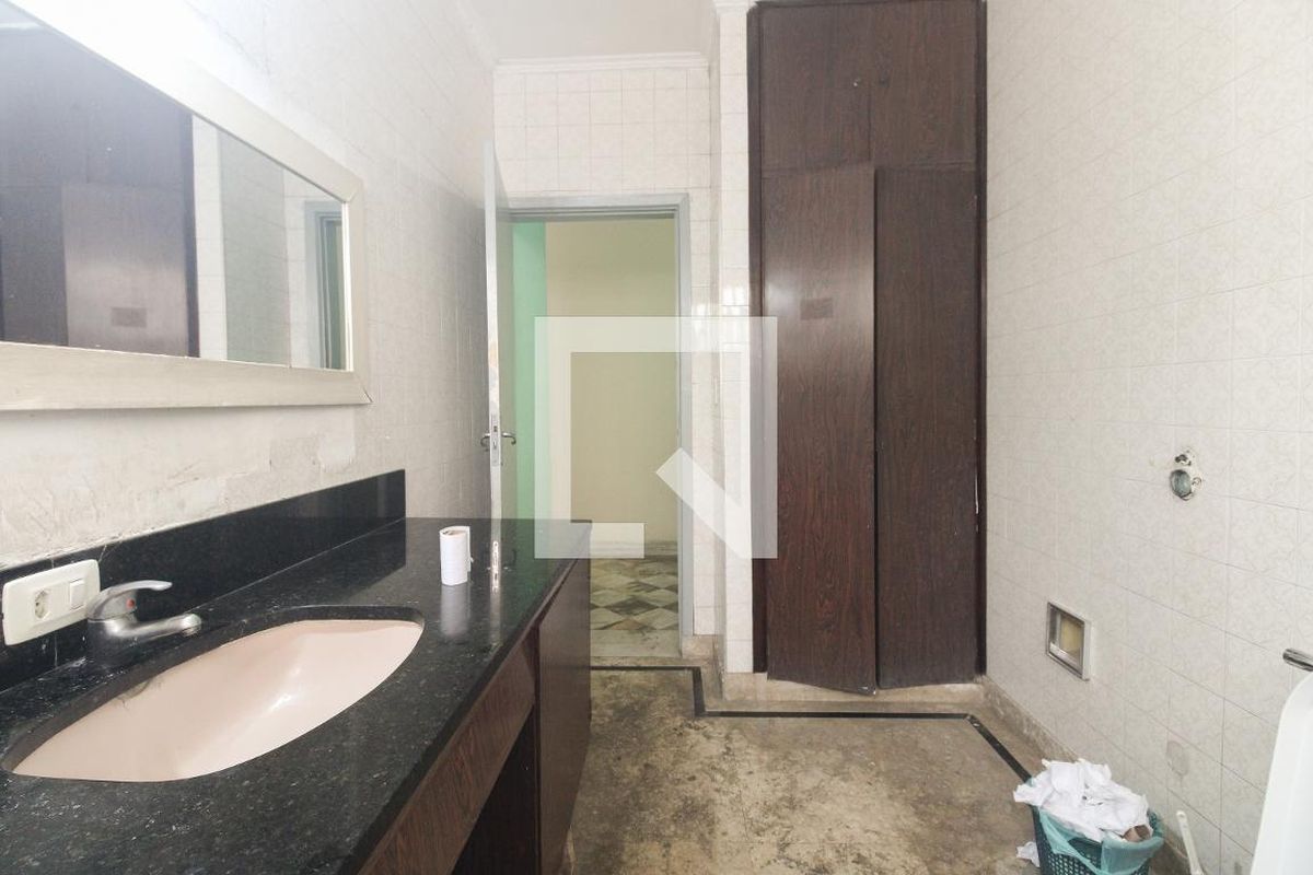 Casa, 4 quartos, 240 m² - Foto 42