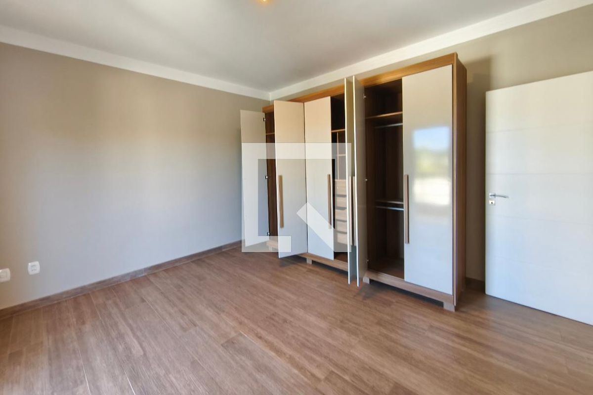 Casa à Venda - Parque Prado, 4 Quartos,  600 m2 em , Campinas - sp | SoloBR