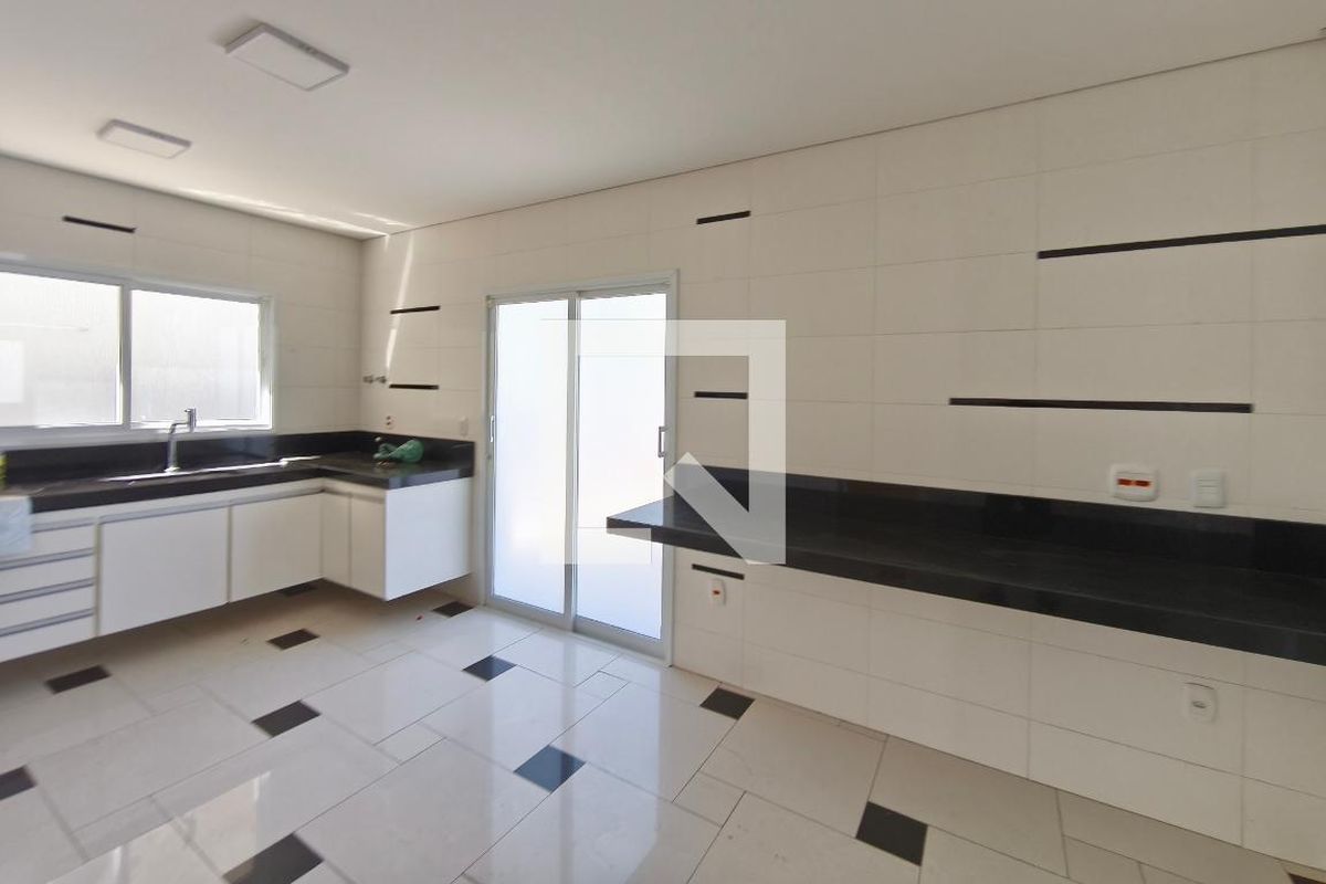 Casa à Venda - Parque Prado, 4 Quartos,  600 m2 em , Campinas - sp | SoloBR
