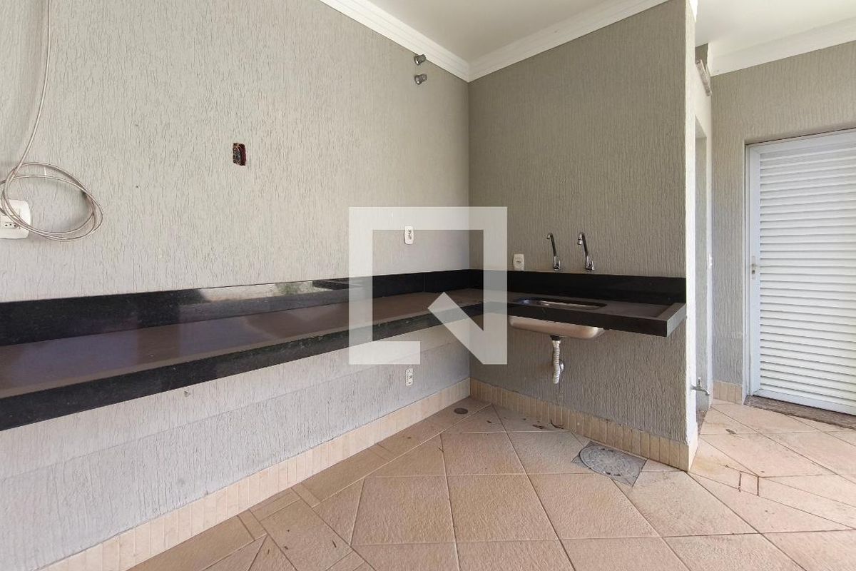 Casa à Venda - Parque Prado, 4 Quartos,  600 m2 em , Campinas - sp | SoloBR