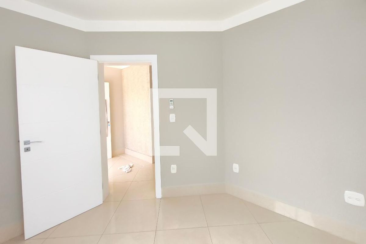 Casa à Venda - Parque Prado, 4 Quartos,  600 m2 em , Campinas - sp | SoloBR