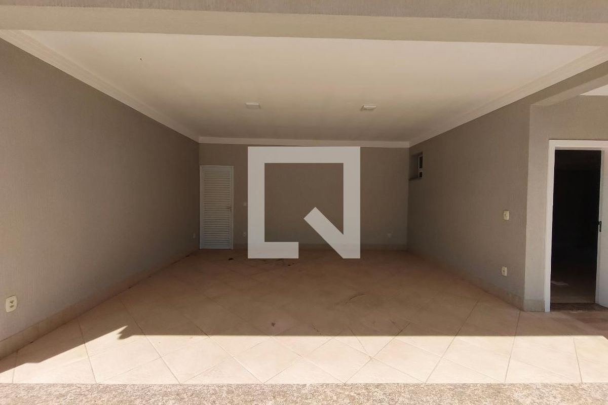 Casa à Venda - Parque Prado, 4 Quartos,  600 m2 em , Campinas - sp | SoloBR