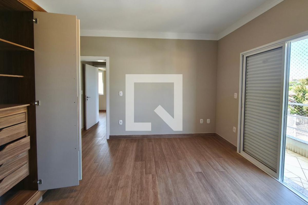 Casa à Venda - Parque Prado, 4 Quartos,  600 m2 em , Campinas - sp | SoloBR